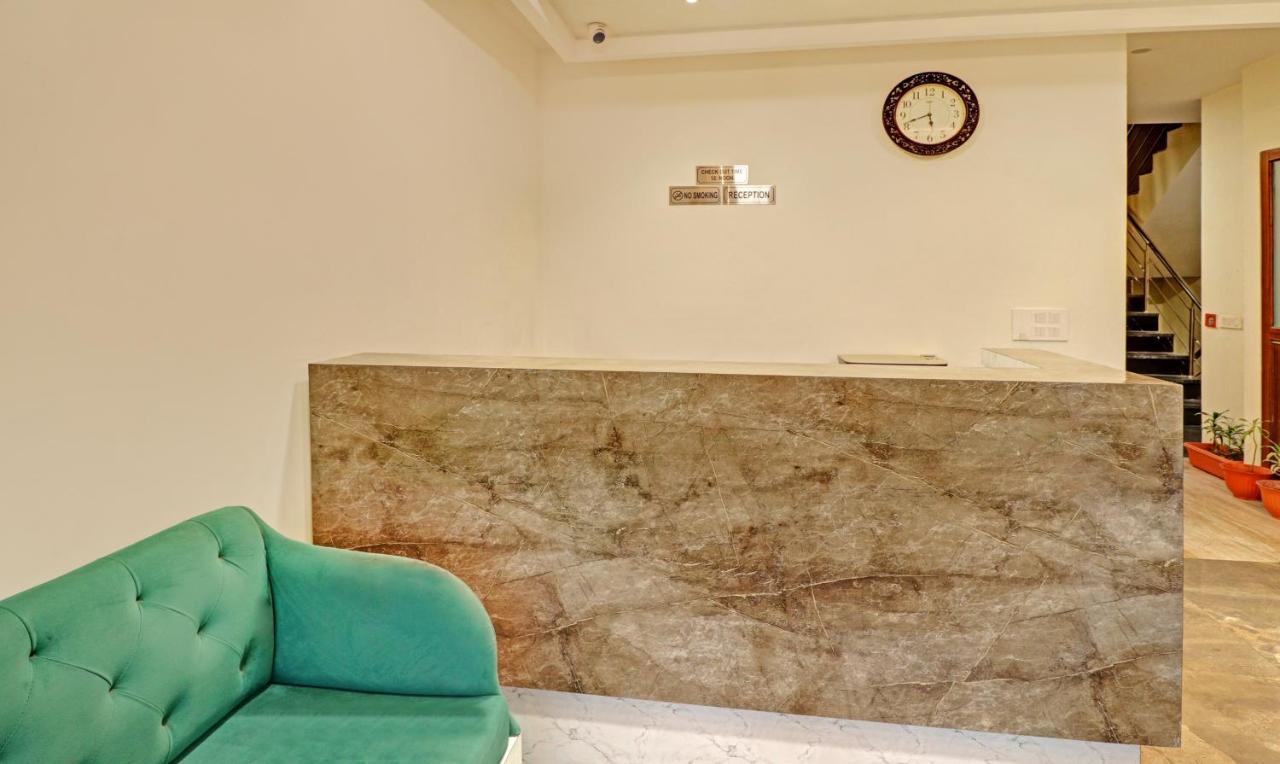 Treebo Delmont Hotel Zirakpur Exterior photo