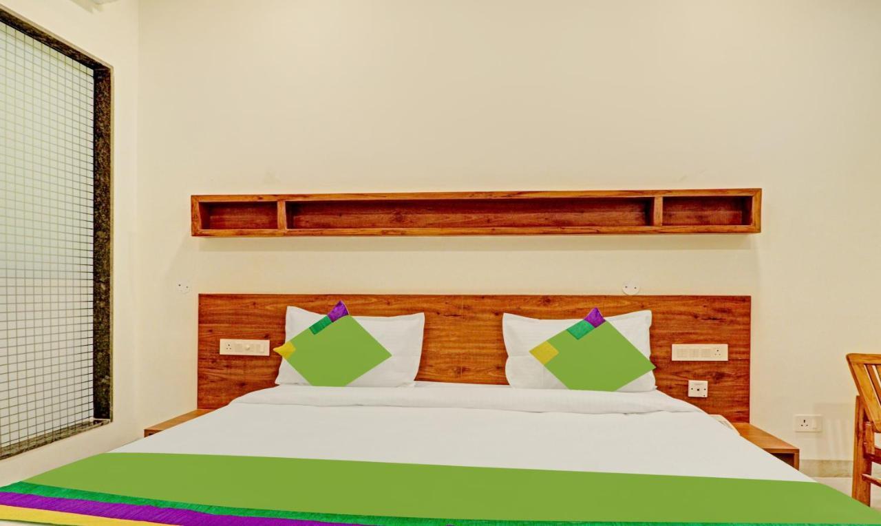 Treebo Delmont Hotel Zirakpur Exterior photo