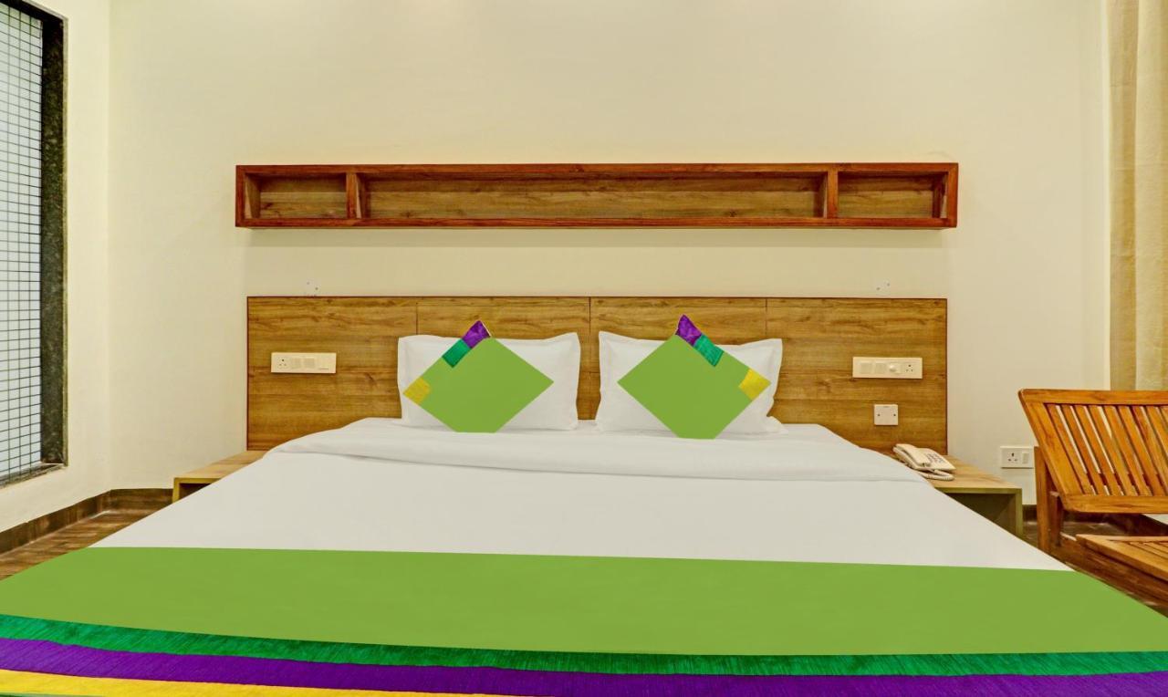 Treebo Delmont Hotel Zirakpur Exterior photo
